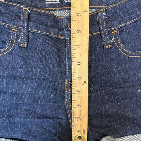 Old Navy Women's Size 2 Semi Fitted Stretch Dark Wash Cuffed Hem Short Shorts - Picture 3 of 7
